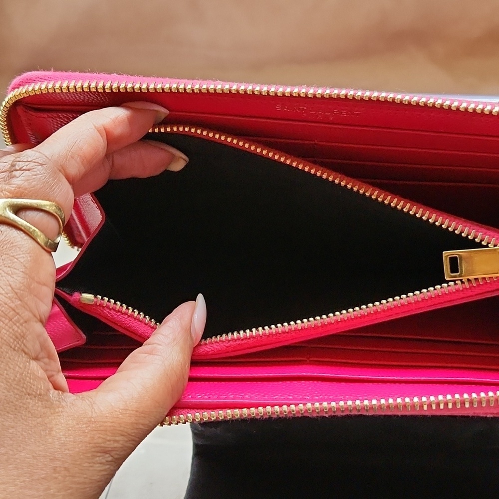 Saint Laurent Pink Quilted Leather Zip Wallet with Gold YSL Logo - Picture 5 of 6